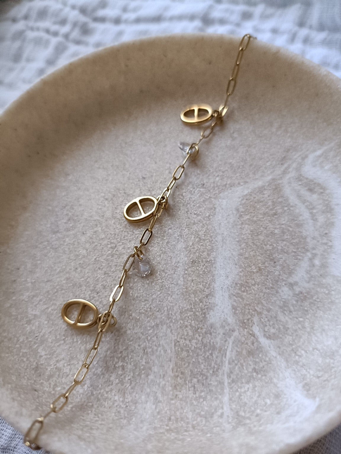 Bracelet Doré en Acier Inoxydable – Mailles Marines Breloques