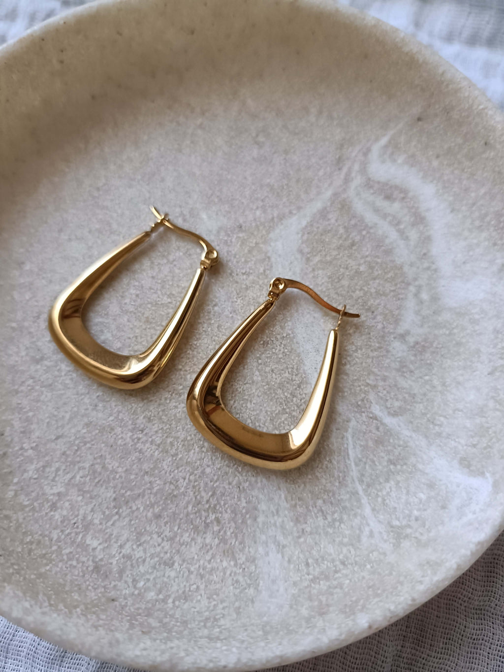 Boucles d’Oreilles Goutte Dorées – Acier Inoxydable