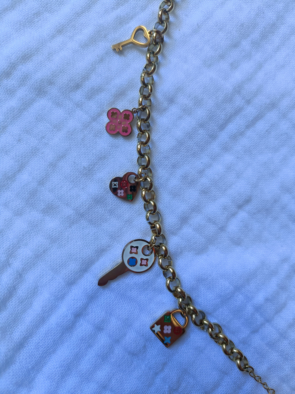 Bracelet Breloques Coeur et Clés