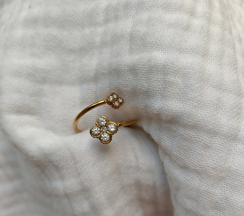 Bague Trèfles à Strass Croisés